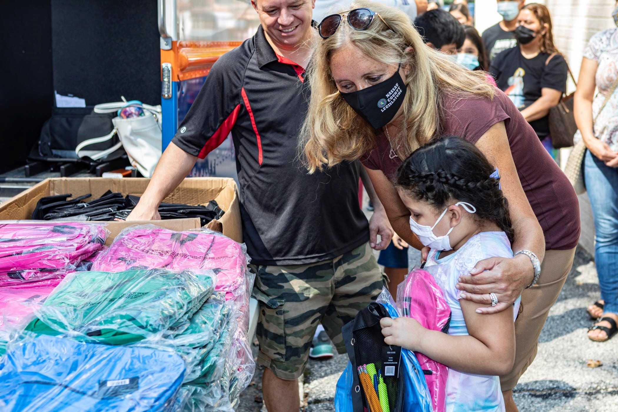DeRiggi-Whitton - Glen Cove Backpack Event 1