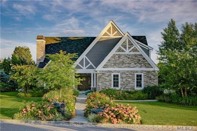 Facade of craftsman style home