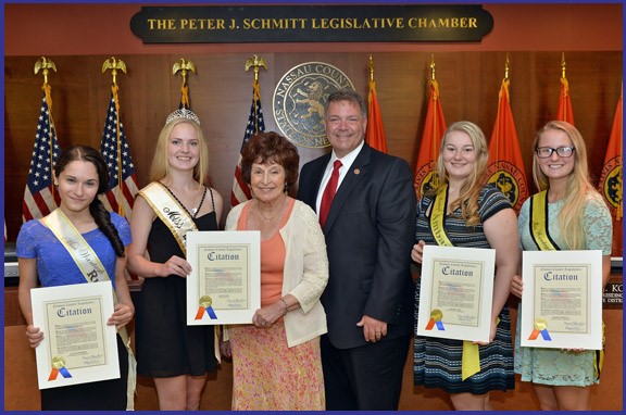 PRESIDING OFFICER GONSALVES  WELCOMES MISS WANTAGH CONTESTANTS